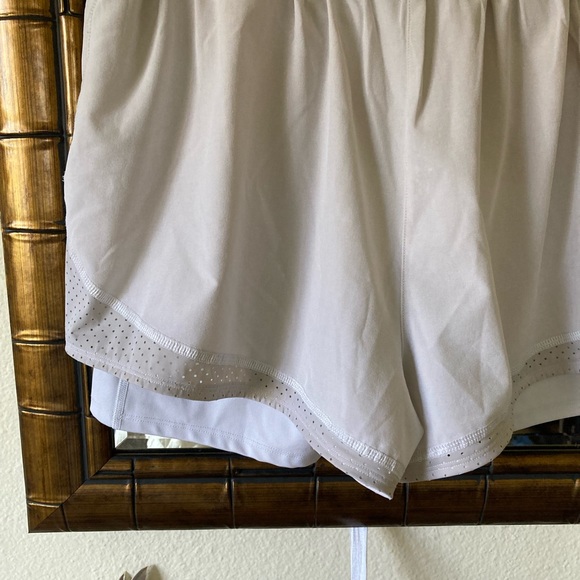 Spanx Get moving Skort in White/Gray Size Lg. - Picture 6 of 8